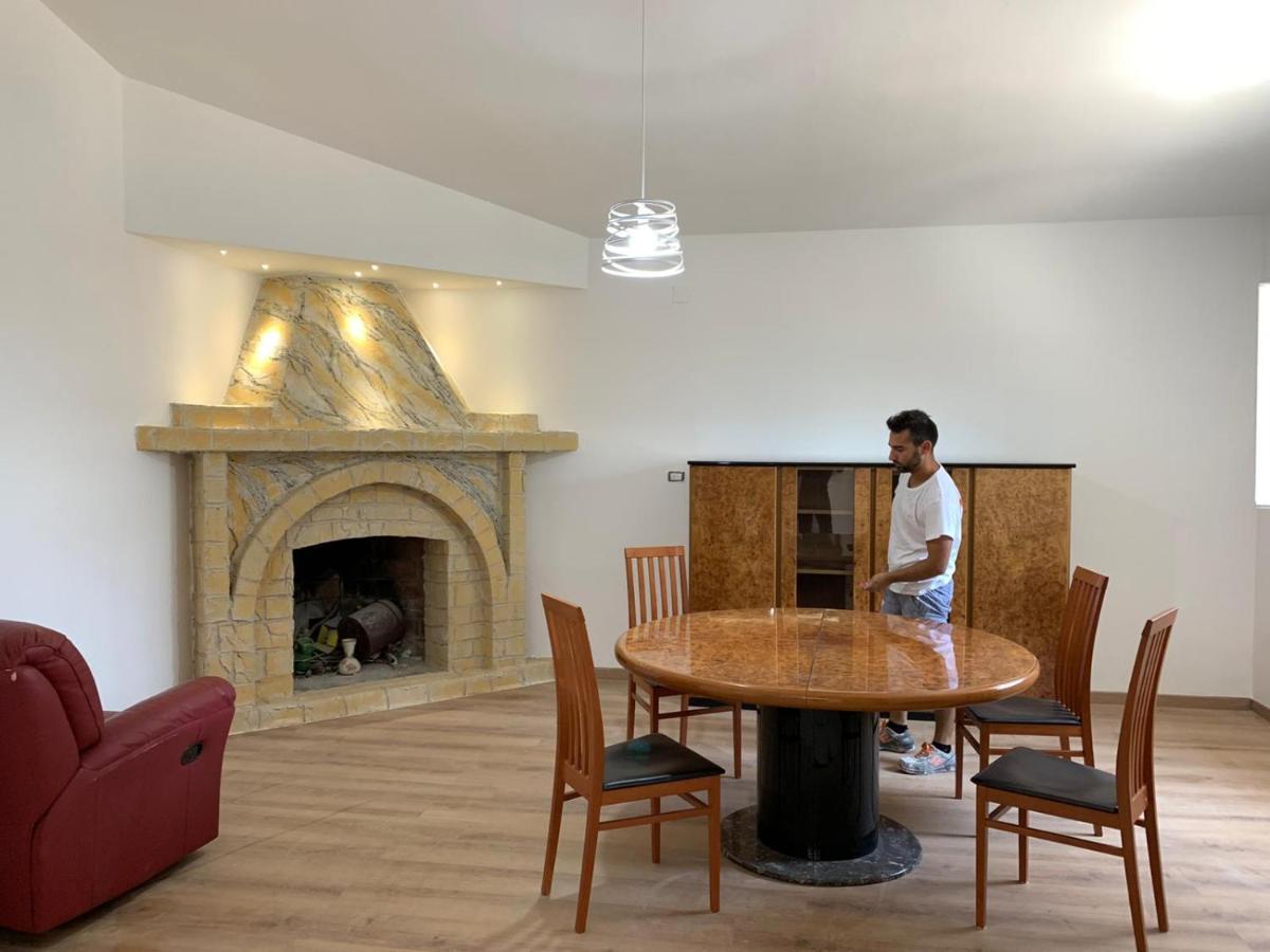费兰迪纳Gio' House别墅 外观 照片
